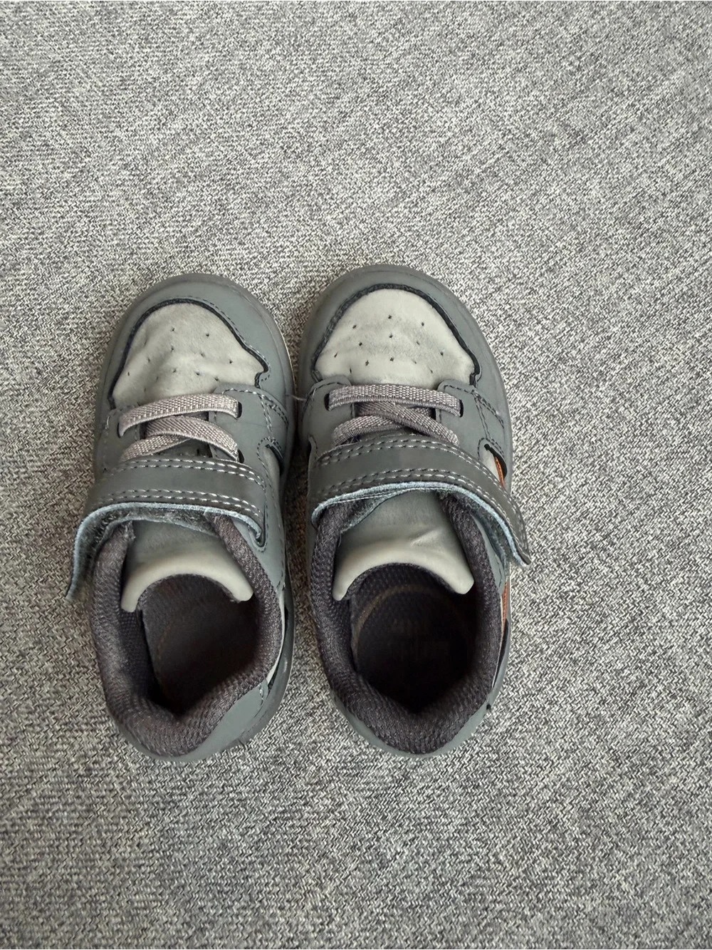 Stride Rite London Gray with Brown Toddler Sneakers Hook-and-Loop Strap Size 5M